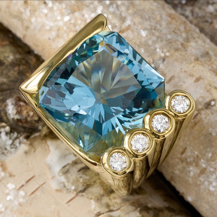 Aquamarine and Diamond Ring, 18 Karat Yellow Gold