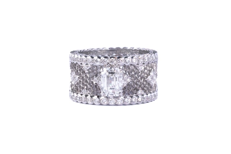18 Karat White Gold Diamond "Tulle" Ring by Buccellati