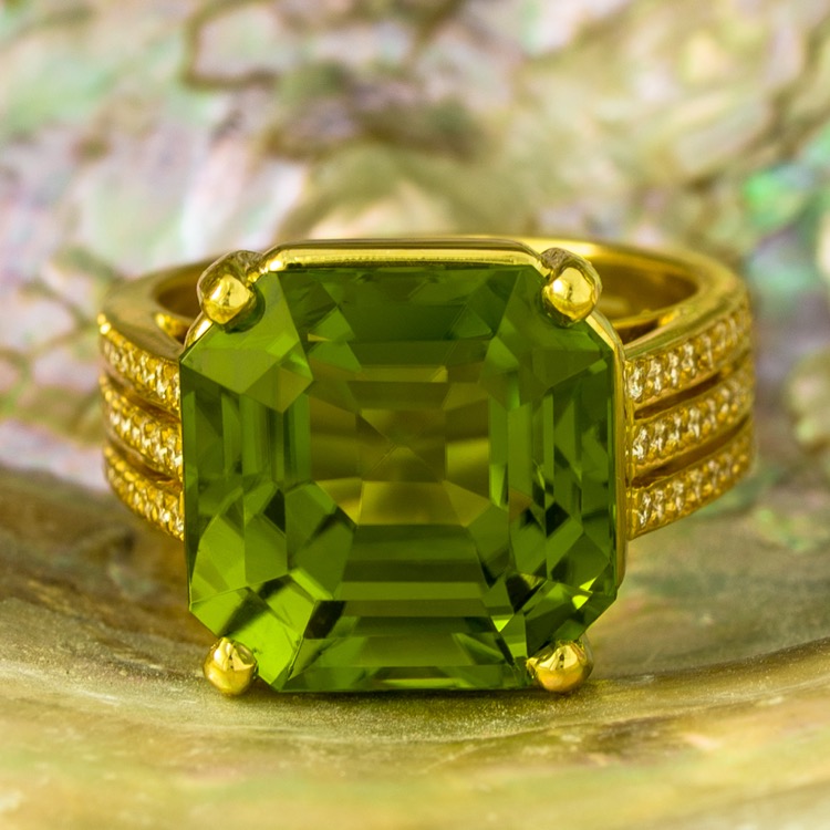 18 Karat Yellow Gold Peridot and Diamond Ring