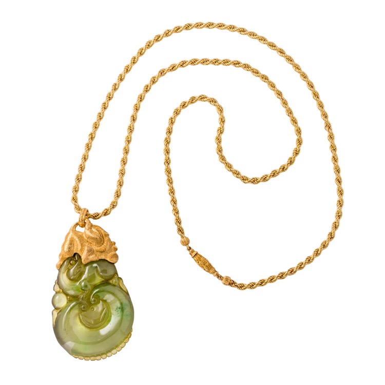 Buccellati Carved Jade Pendant Necklace, 18 Karat Yellow Gold