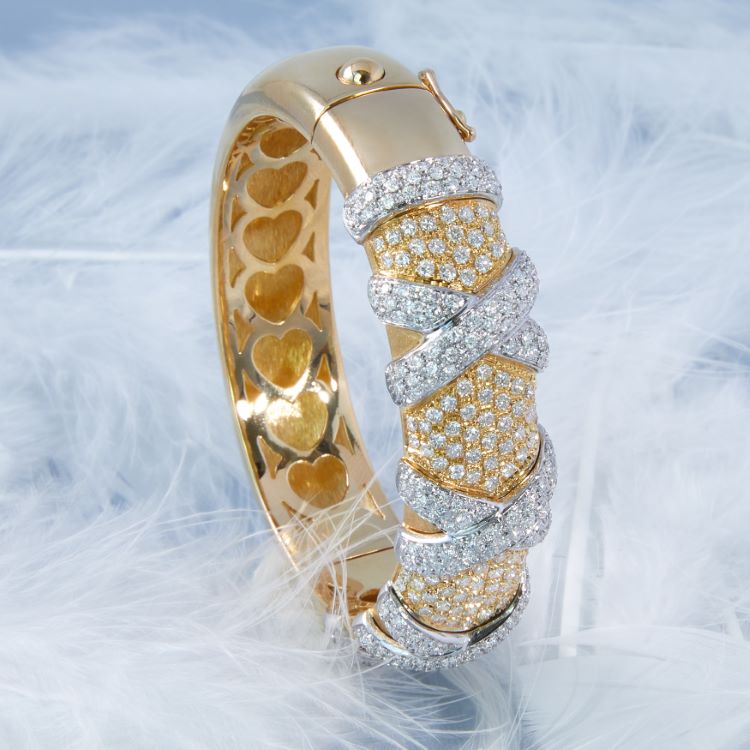18 Karat Yellow and White Gold Diamond Bangle, Italian