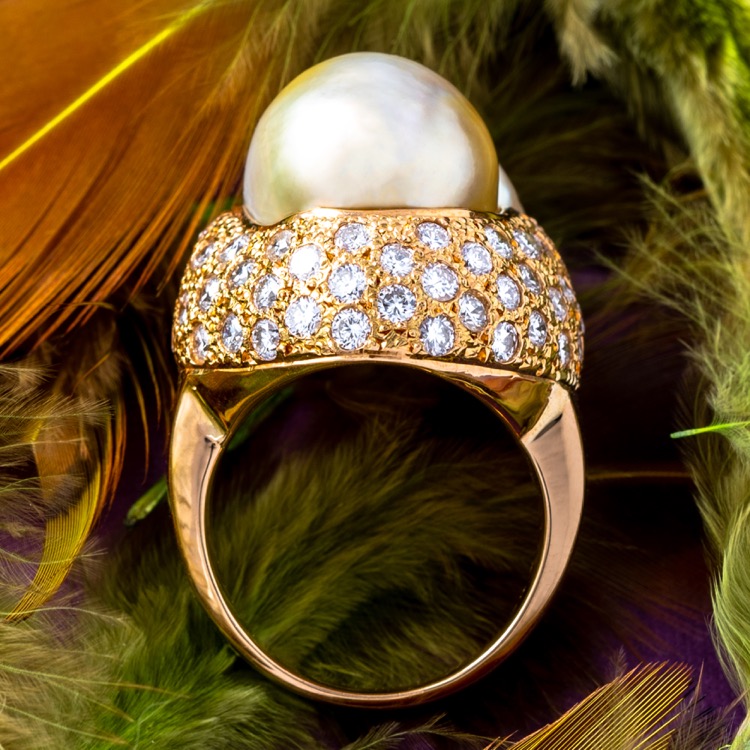 18 Karat Yellow Gold Baroque Pearl and Diamond Ring
