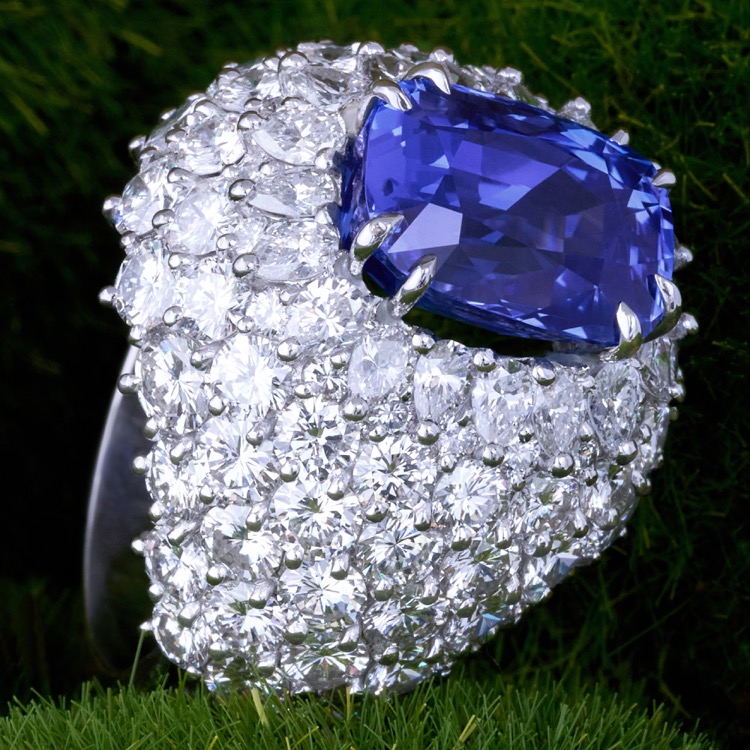 Ceylon No Heat Sapphire and Diamond Platinum Ring, French