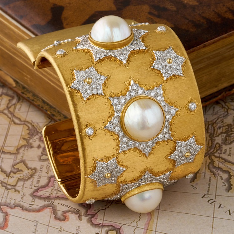 Buccellati Mabe Pearl and Diamond Bracelet, 18 Karat Yellow Gold