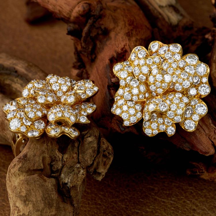 Van Cleef & Arpels Diamond Earrings, 18 Karat Yellow Gold
